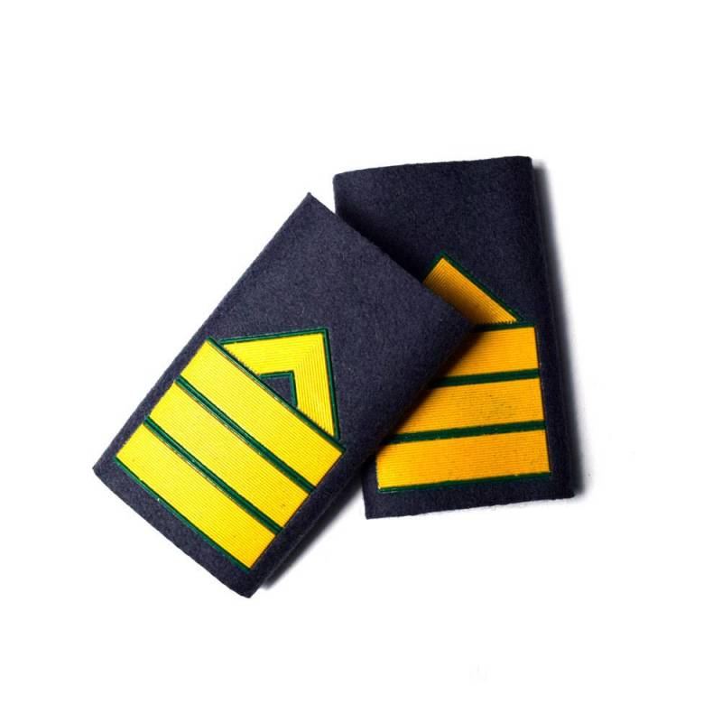 Par de hombreras estrechas...